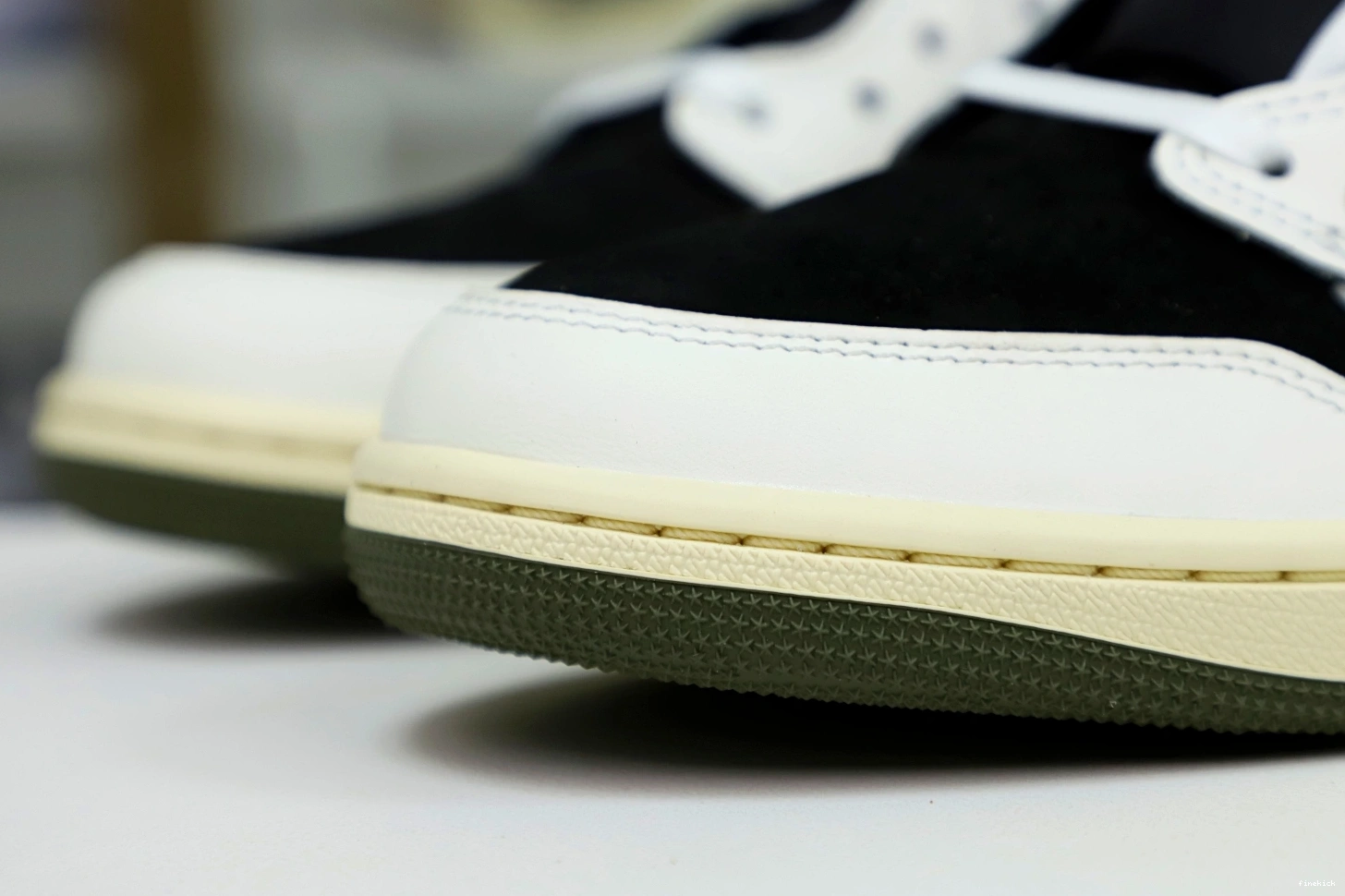 TRAVIS NIKE 1 OG AIR JORDAN “Olive” SCOTT X LOW 0113